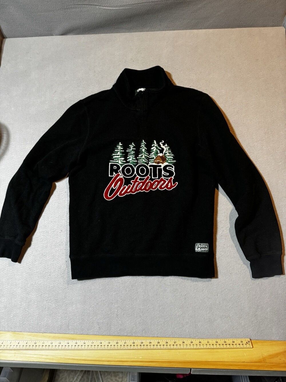 Classic Roots Outdoors Sweatshirt Gray with Colorful Graphic Size M